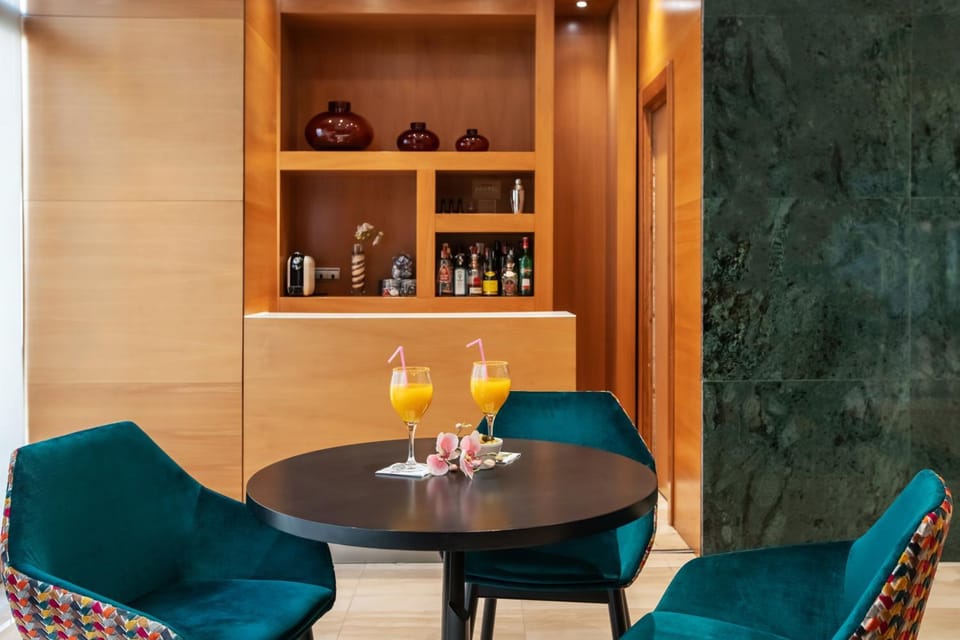 Lounge or bar, Decorative detail