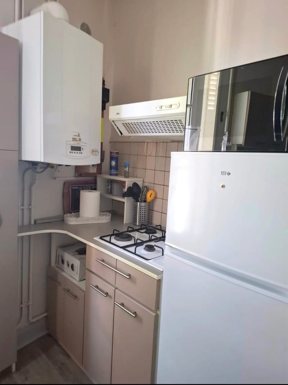 Kitchen or kitchenette, stove