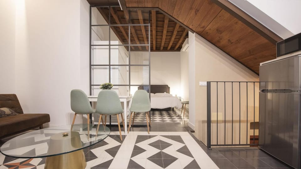 Kitchen or kitchenette, Living room, Seating area