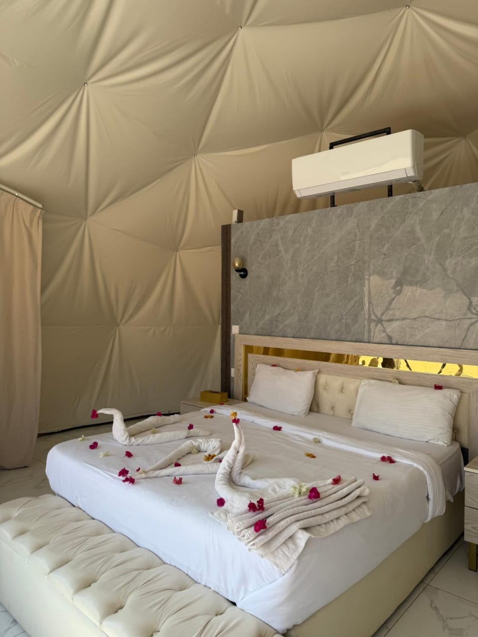 Bed, Photo of the whole room, Bedroom, towels, air conditioner