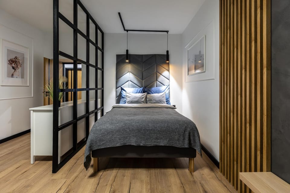 "Grand Parter Loft" apartament z dwiema sypialniami, City Centre Kielce Apartment in Poland