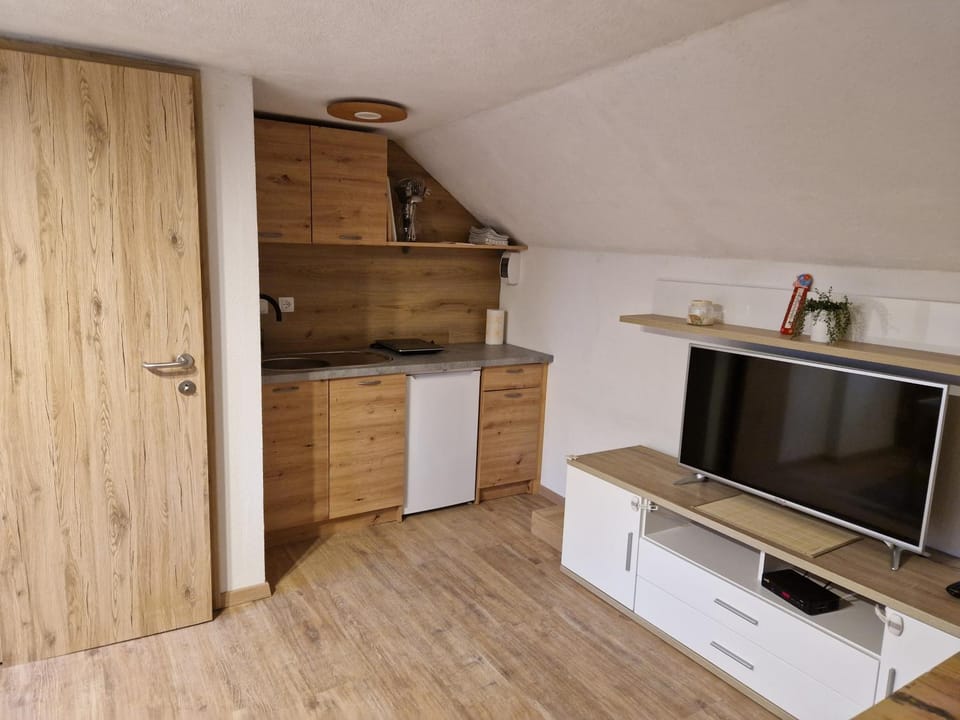 TV and multimedia, Kitchen or kitchenette