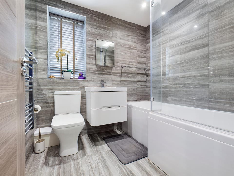 Shower, Toilet, Bathroom, Bath