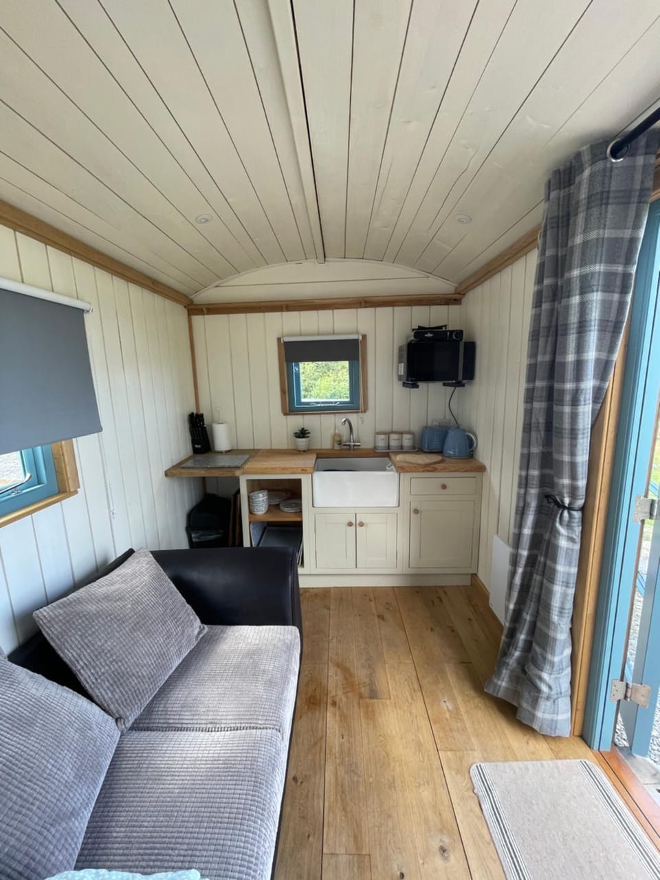 The Shepards hut Apartment in Penbryn