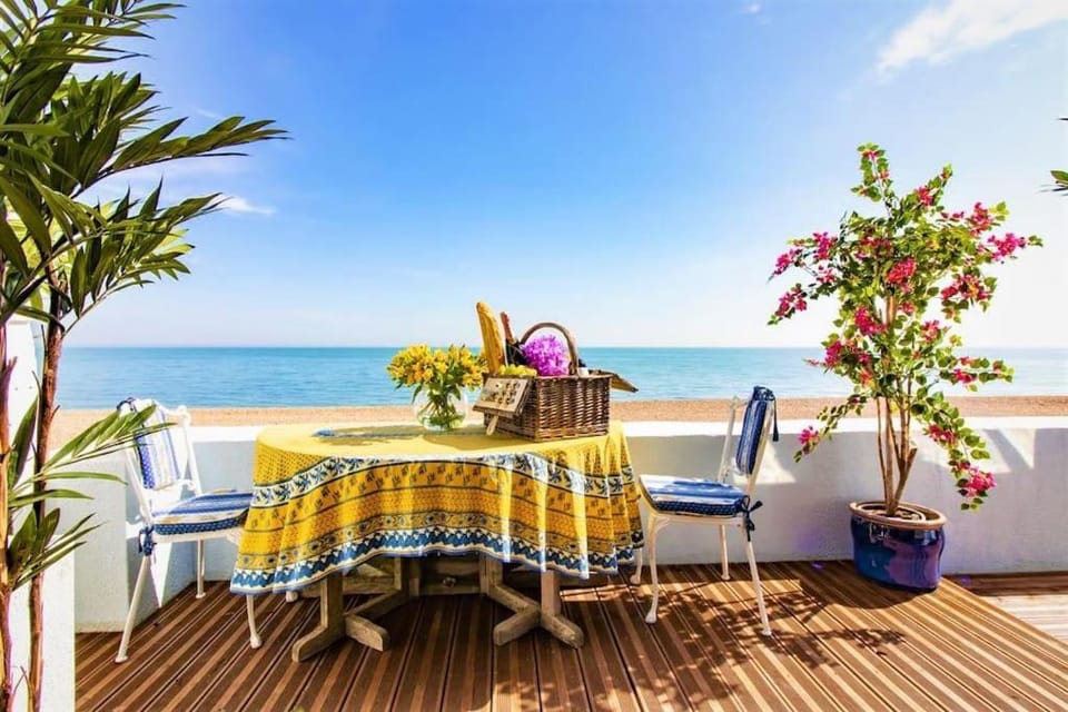Balcony/Terrace, Dining area, Beach, Sea view