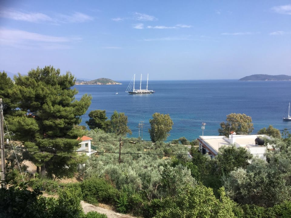 Villa Yiannis (Adult Friendly) Bed and Breakfast in Skiathos