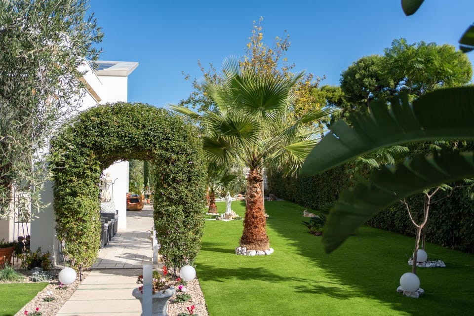 Property building, Day, Natural landscape, Garden