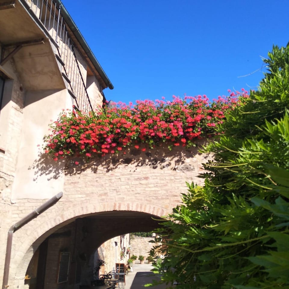Property building, Balcony/Terrace, Breakfast