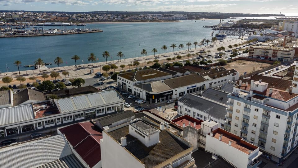 Neighbourhood, Natural landscape, Bird's eye view, City view, River view