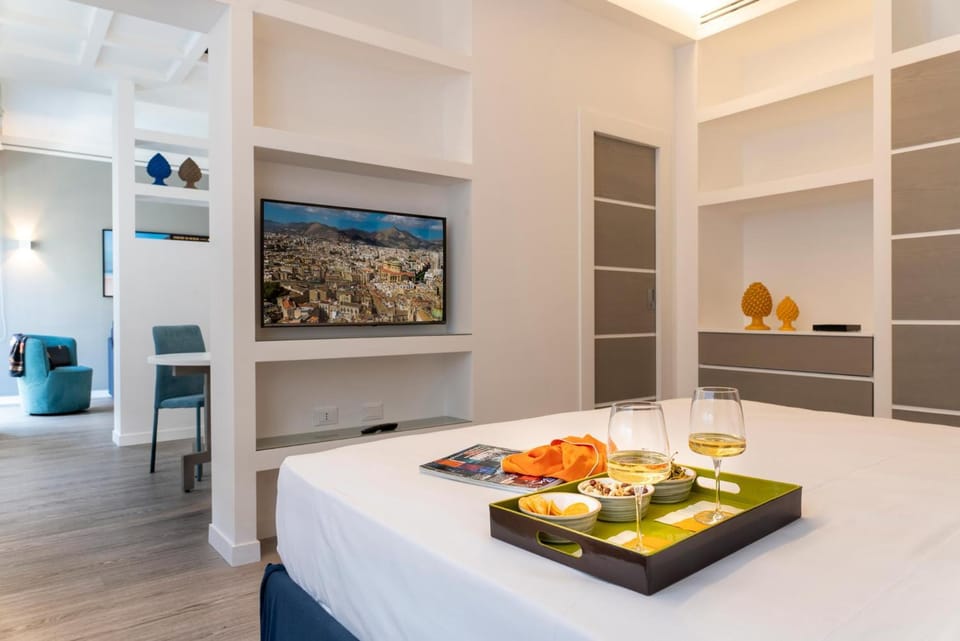 TV and multimedia, Decorative detail