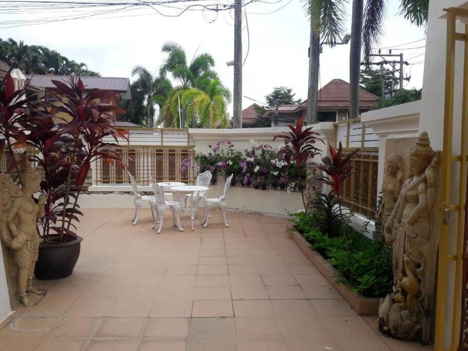 4BD Private pool villa in Patong heart quiet&nice Villa in Patong