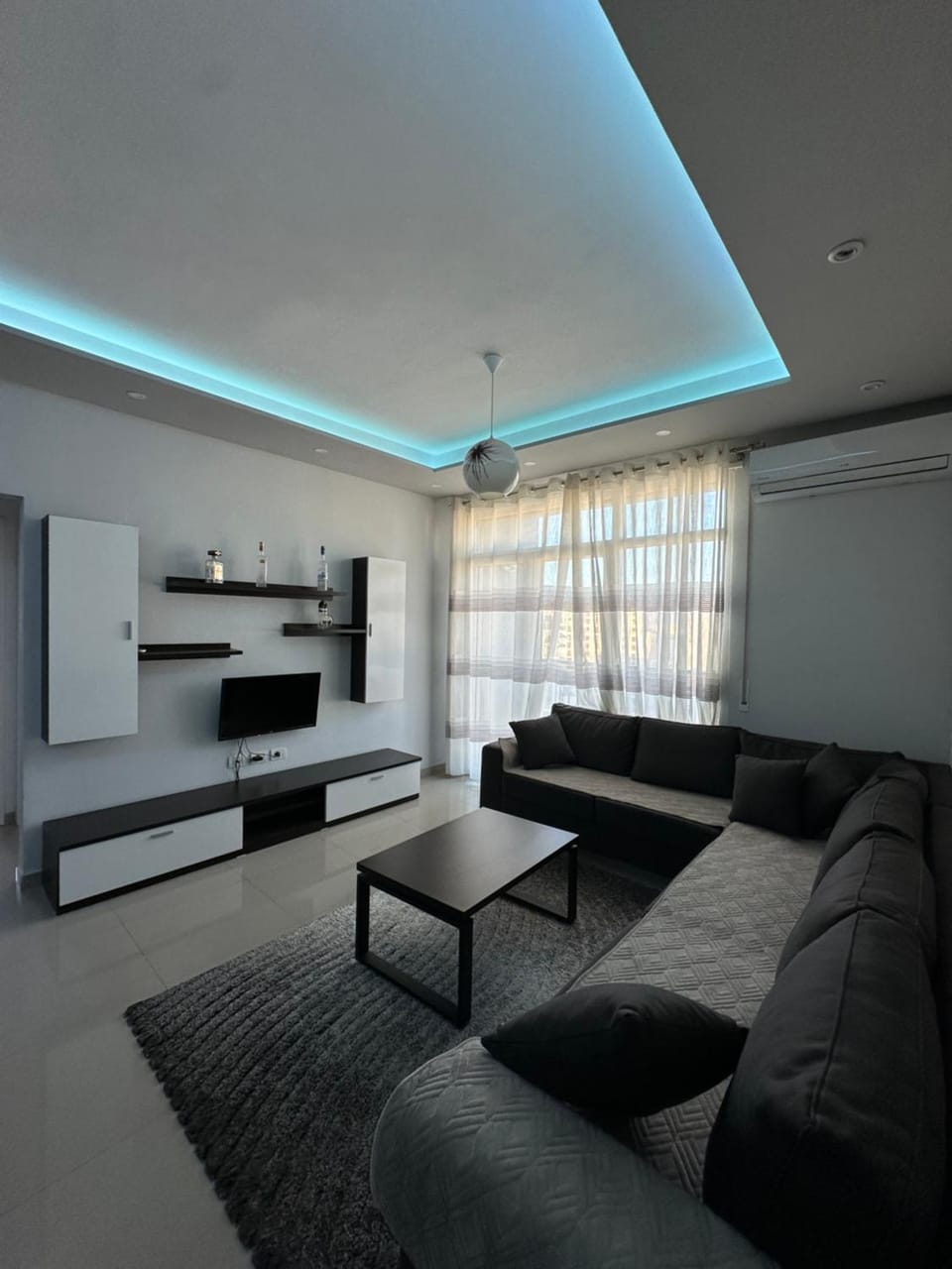 Communal lounge/ TV room, TV and multimedia, Living room