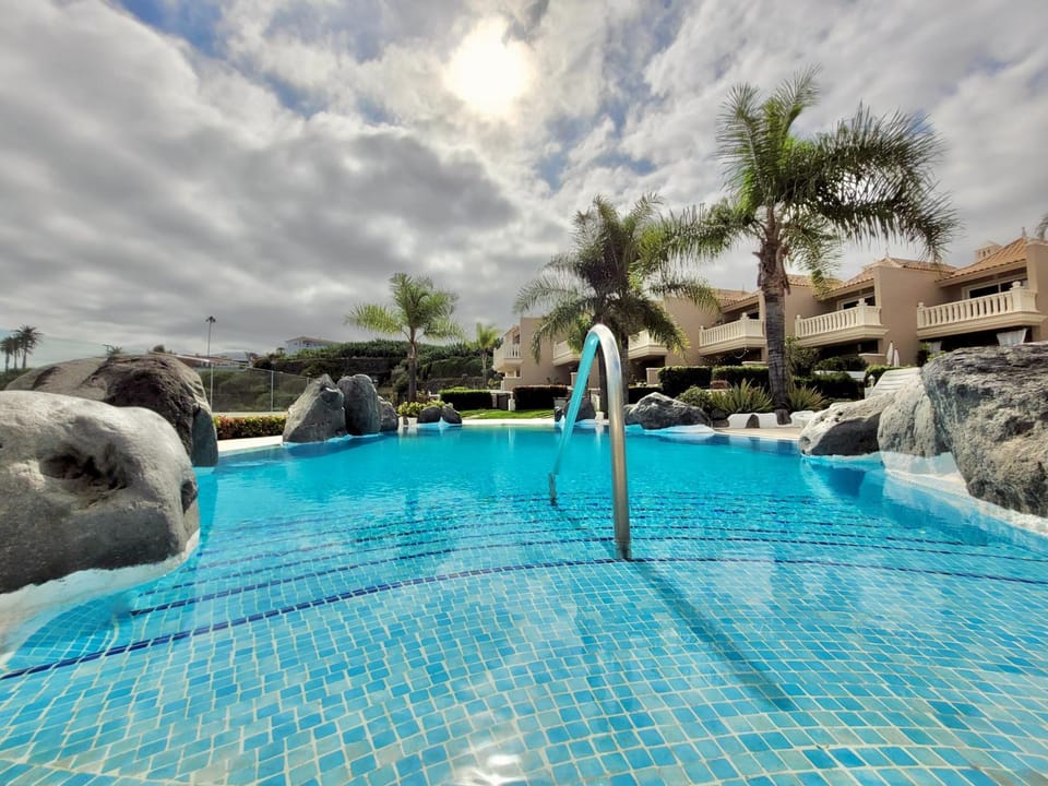 Property building, Swimming pool