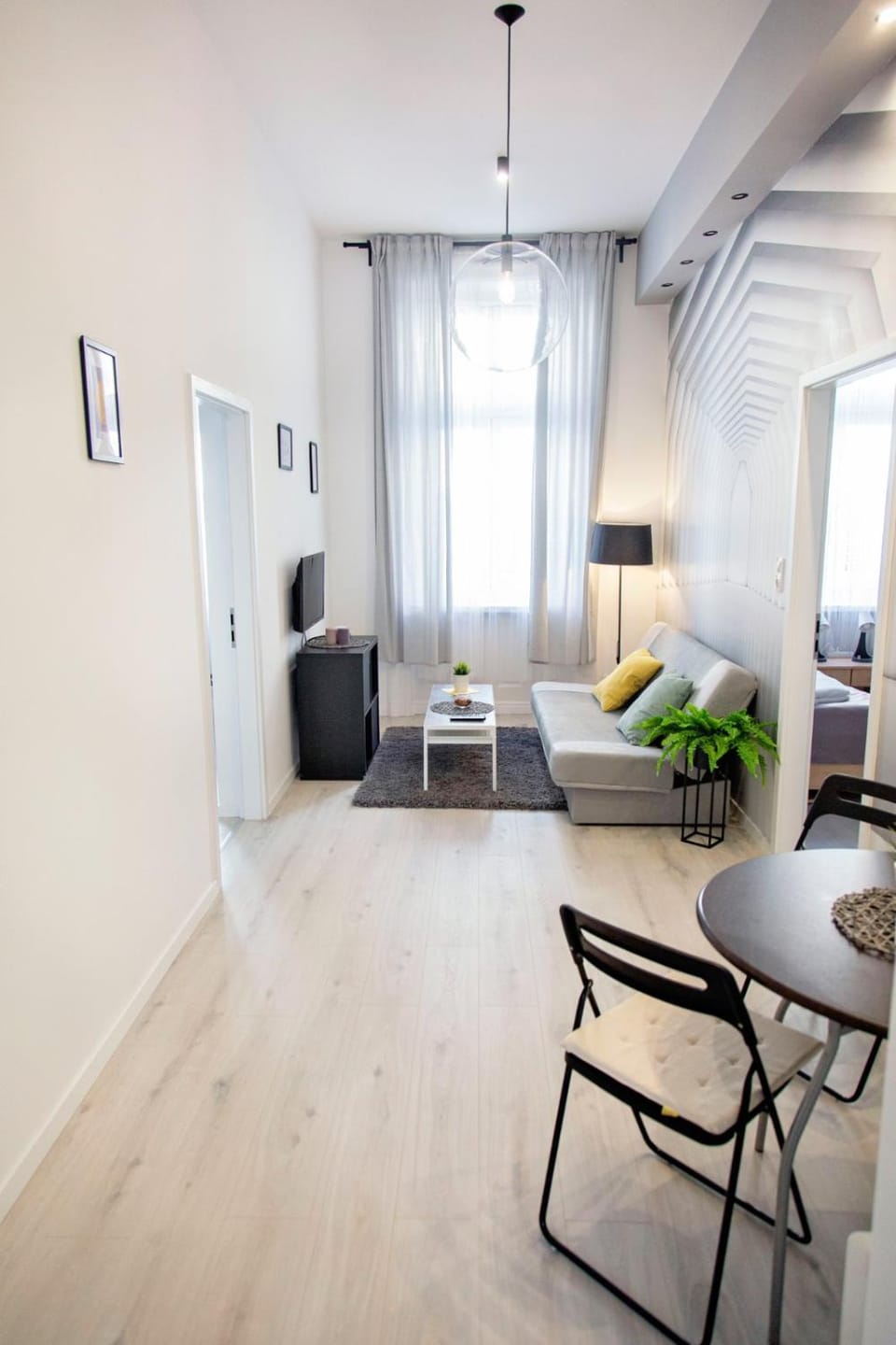 Photo of the whole room, Seating area, Dining area