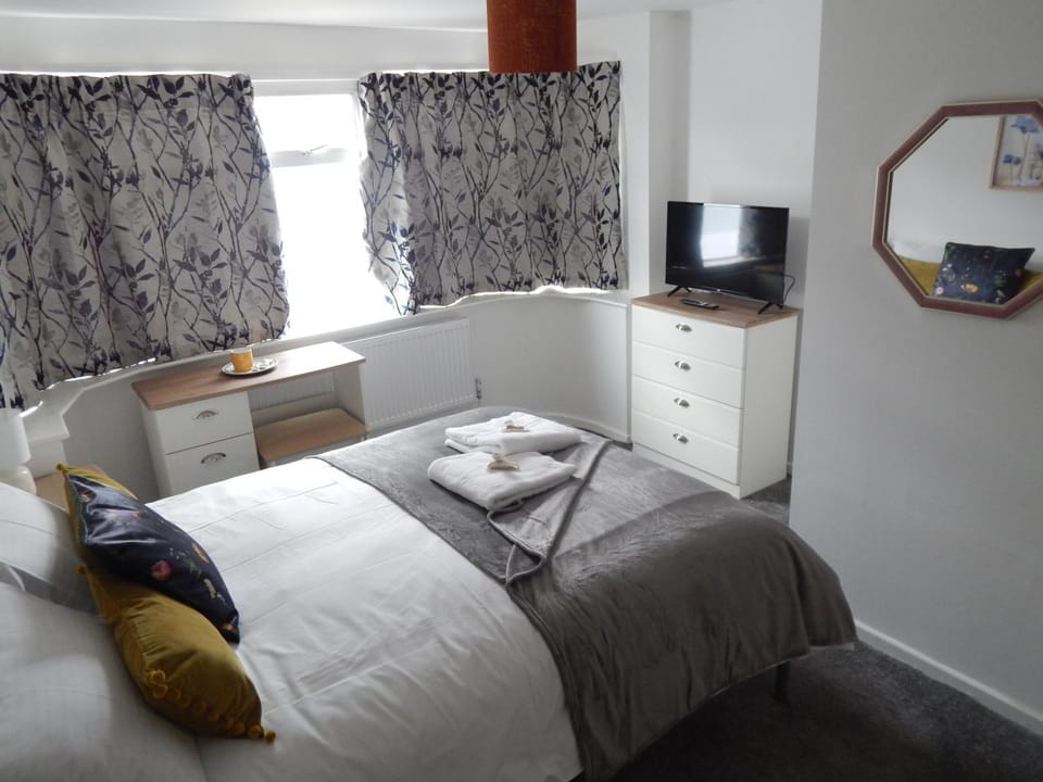 Bed, Bedroom