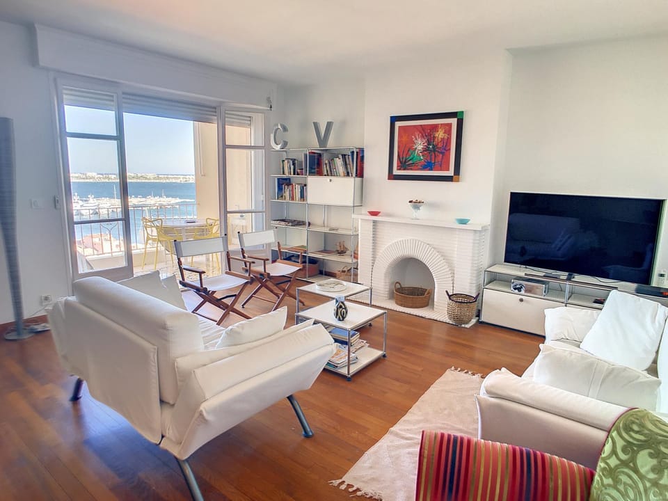 Living room, flat iron