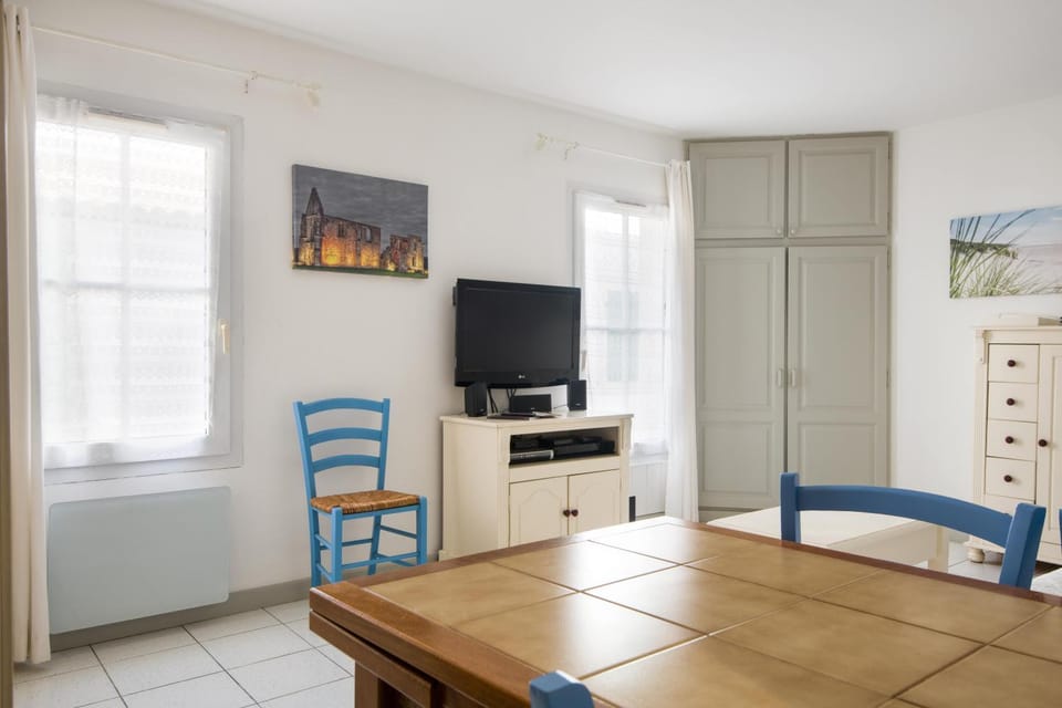 TV and multimedia, Dining area