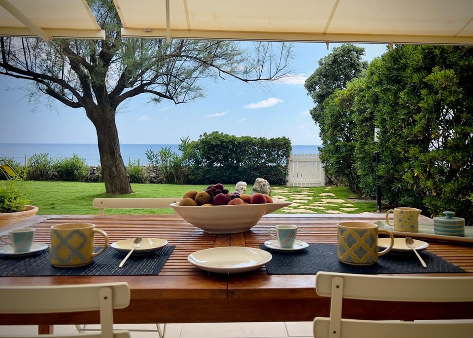 Dining area, Garden view