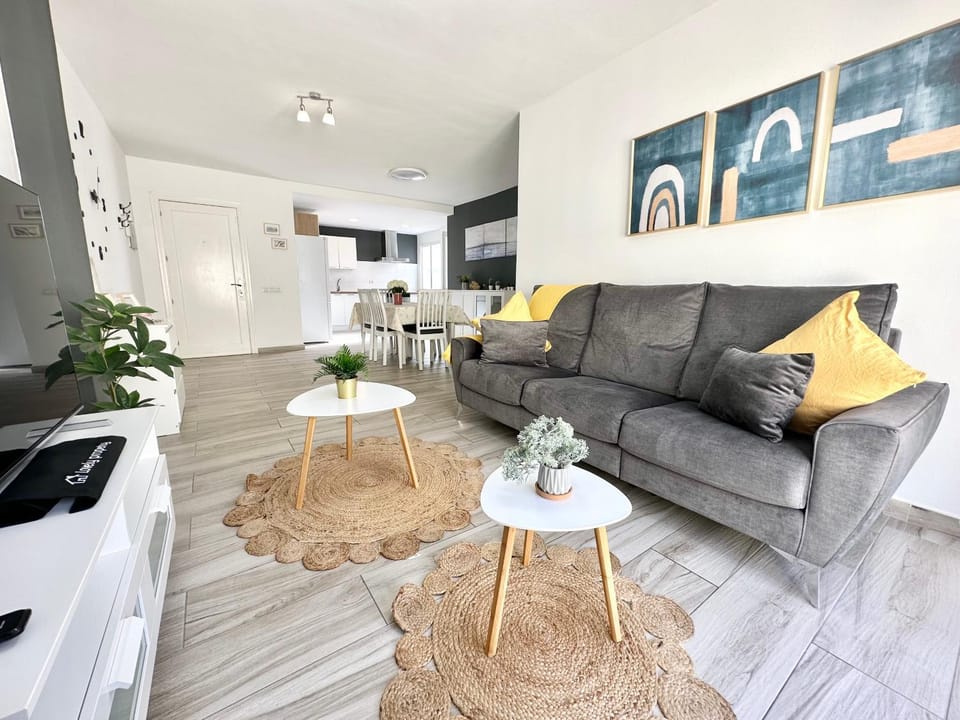 Mango Sorbet súper central, 3 Desks, high speed internet, 3 bedrooms and 2 bathrooms Apartment in Corralejo