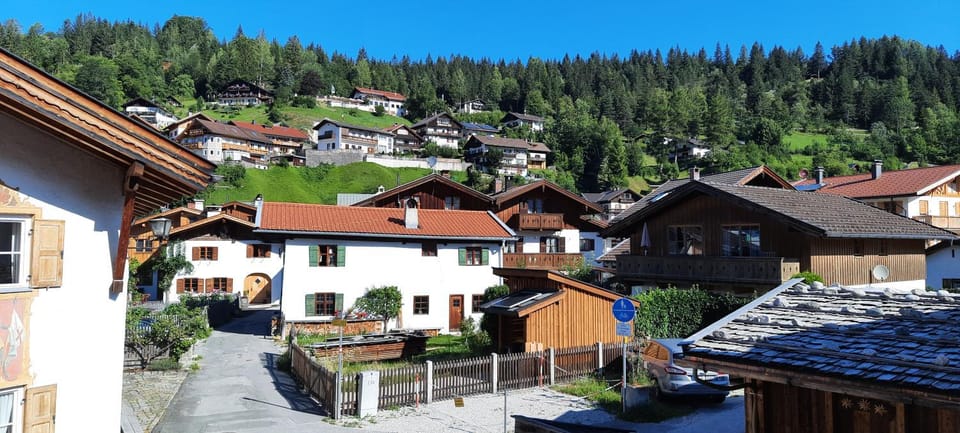 Neighbourhood, Street view