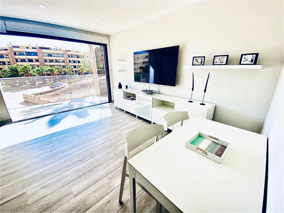 Communal lounge/ TV room, TV and multimedia