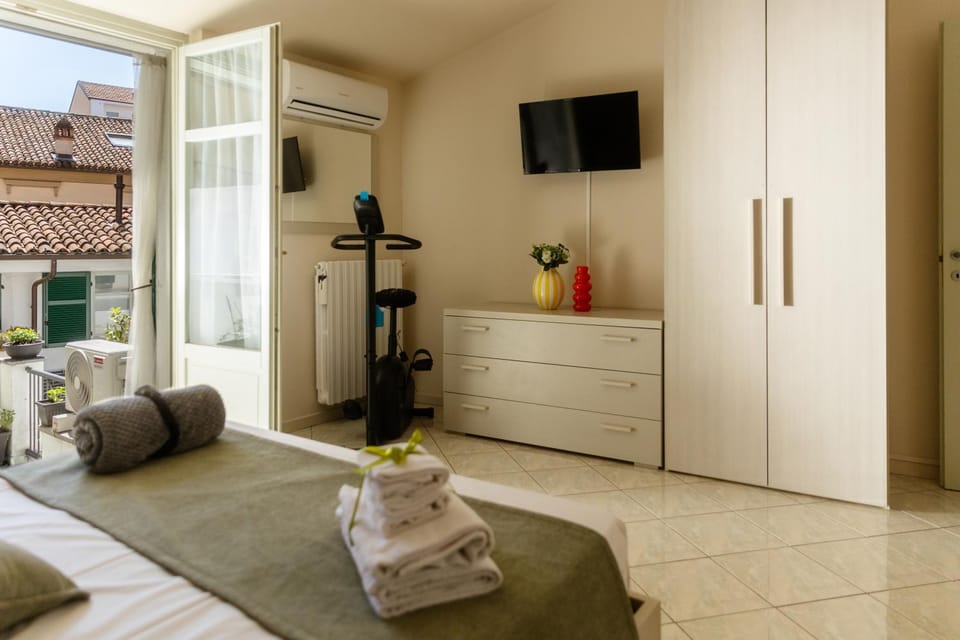 TV and multimedia, Bedroom, air conditioner