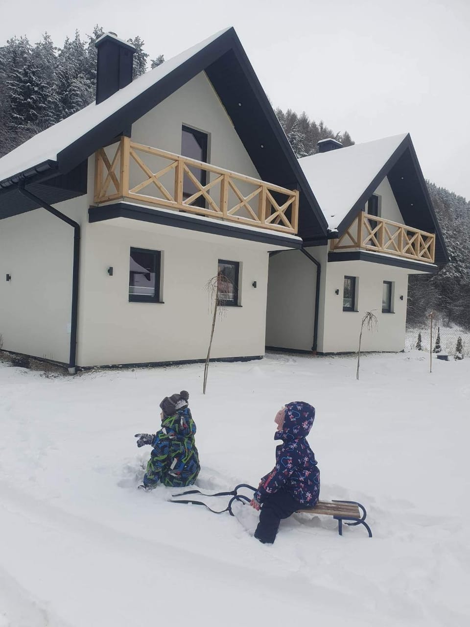 Domki pod lasem Gorce z kominkiem i jacuzzi House in Lesser Poland Voivodeship