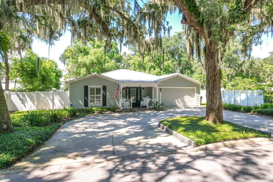 Fountain of Youth House - Scenic Downtown Retreat House in Saint Augustine