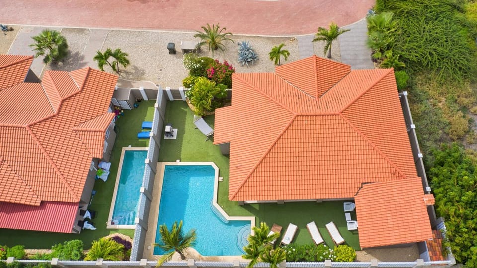 Casa Karlina Villa in Noord
