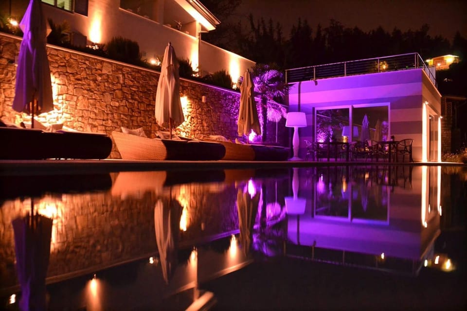 Balcony/Terrace, Lake view, Mountain view, Pool view, Swimming pool, Swimming pool