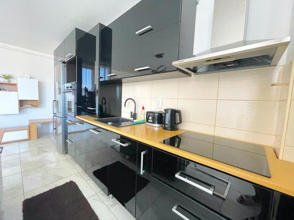 pet friendly, kitchen