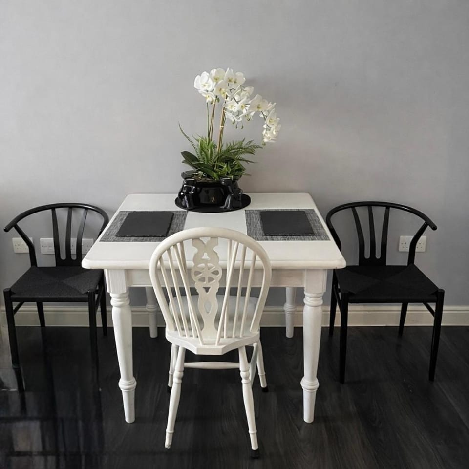 Centrally Located a Home from Home - Free Parking Apartment in Canterbury