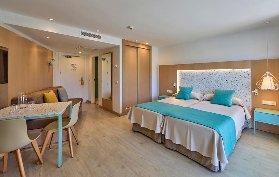 Seating area, Bedroom