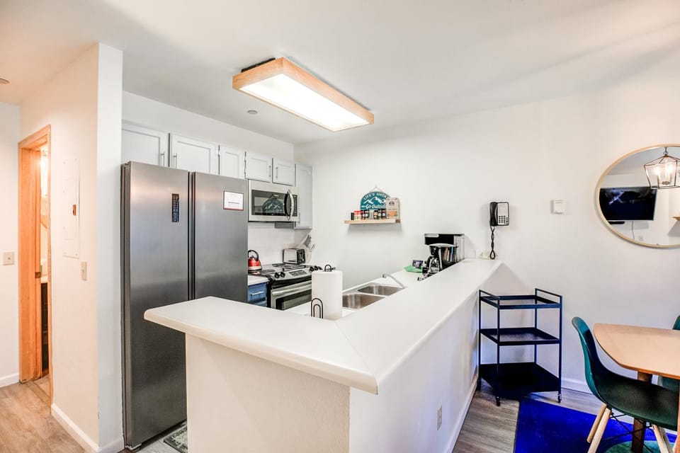 River Mountain Lodge Spruce Creek Condo: Ski-In, Walk To Main St Apartment in Breckenridge