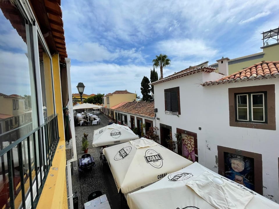 Balcony/Terrace, City view, Street view