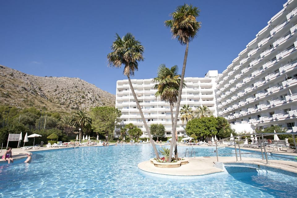 Swimming pool, Swimming pool