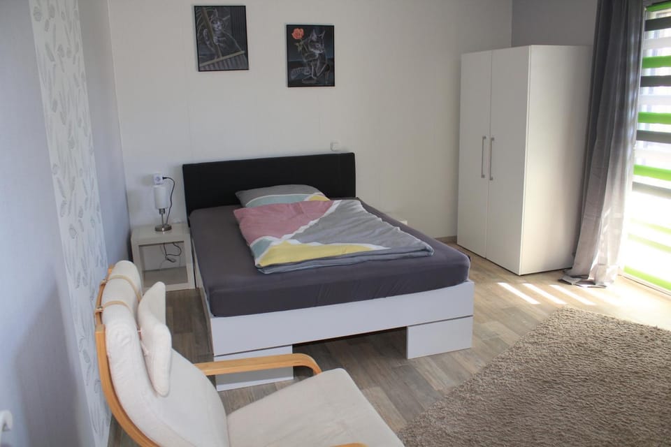 Bed, Photo of the whole room, Bedroom, wardrobe