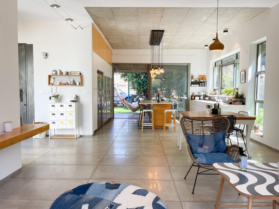 Lounge or bar, Dining area