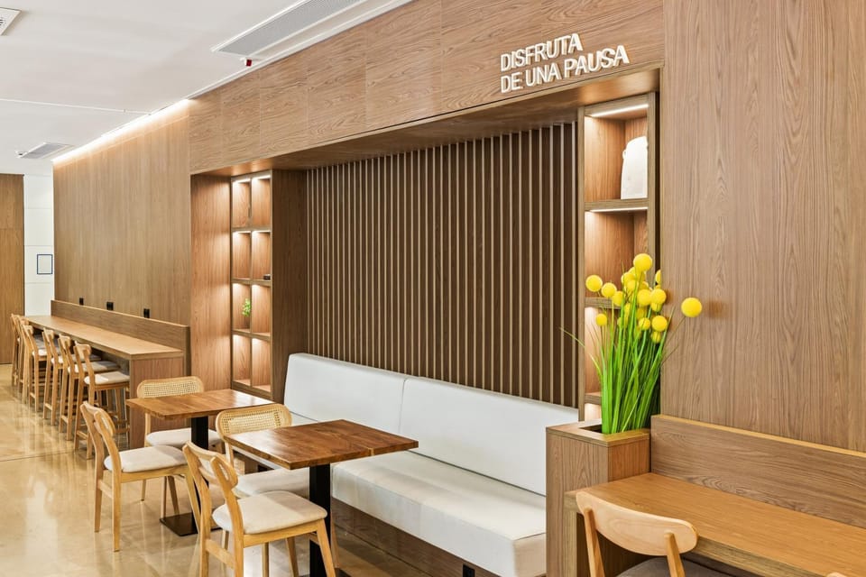 B&B HOTEL Zaragoza Los Enlaces Estación Hotel in Zaragoza