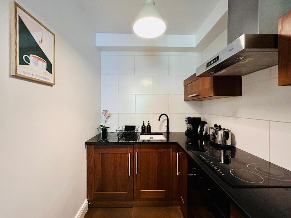 Coffee/tea facilities, kitchen