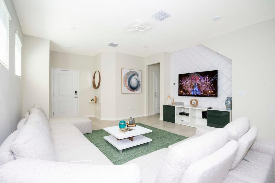 7316 Luxury Home near Disney House in Four Corners