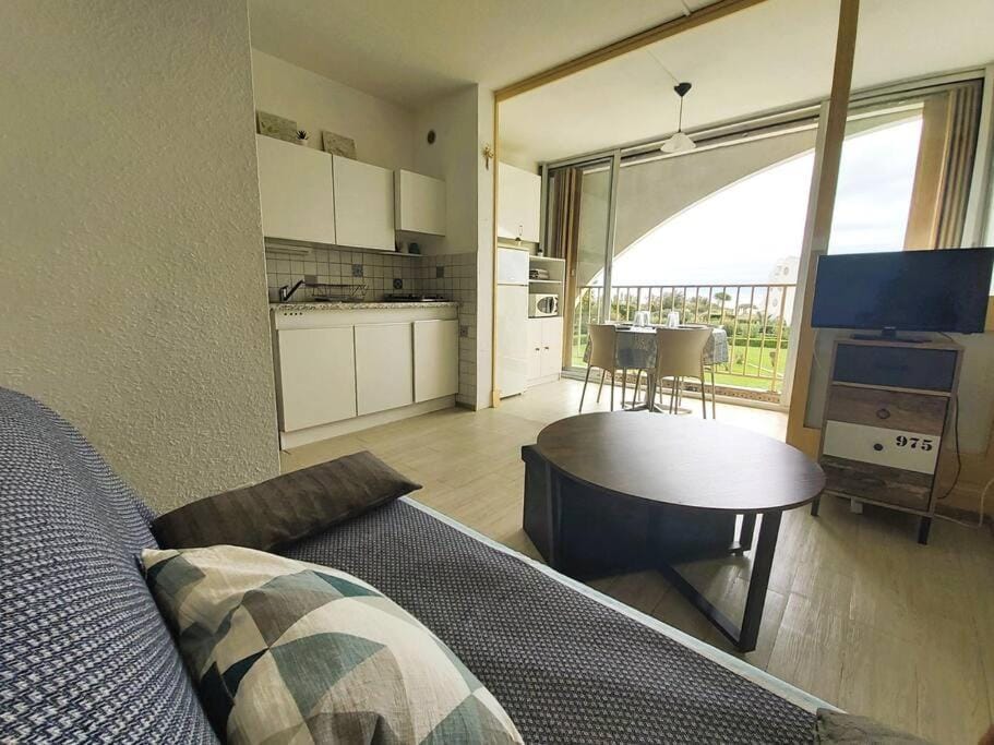 Studio climatisé, lumineux avec vue mer et parc Apartment in La Grande-Motte