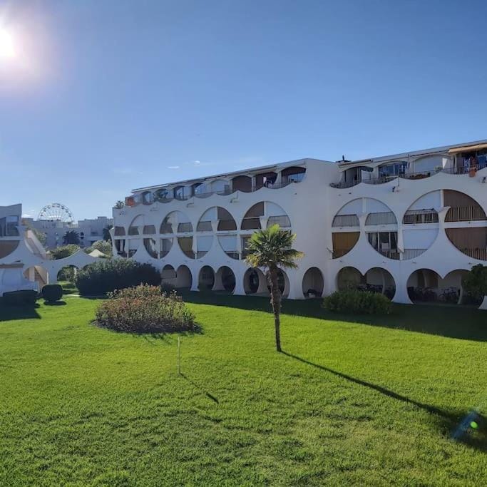 Studio climatisé, lumineux avec vue mer et parc Apartment in La Grande-Motte