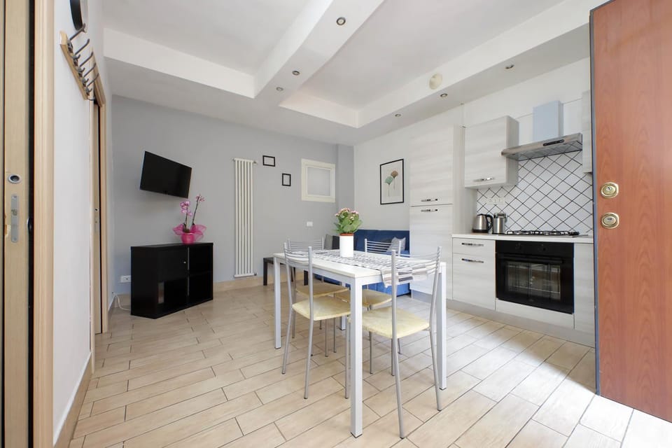 Kitchen or kitchenette, Dining area, pet friendly, stove