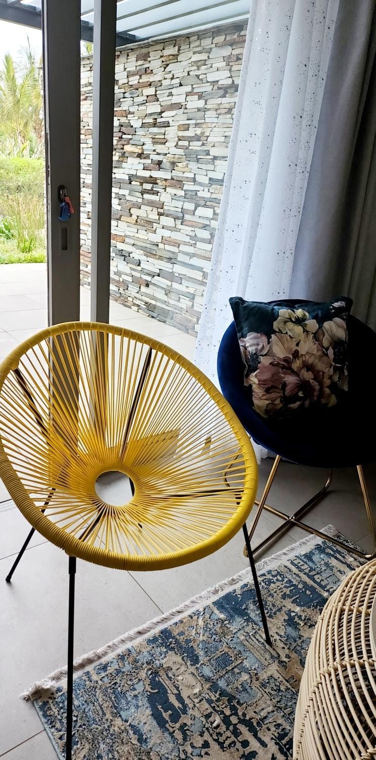 Patio, Living room