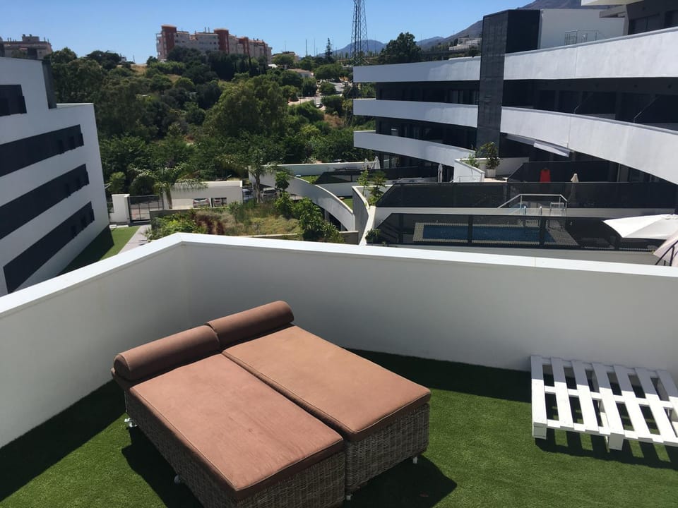 City view, Garden view, sunbed
