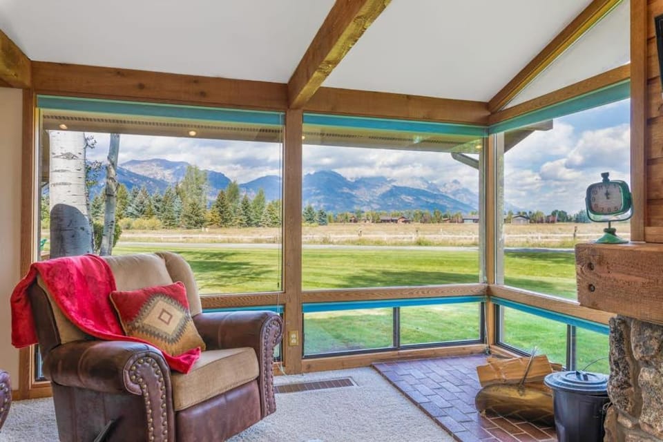 Golf Creek 32 House in Wyoming