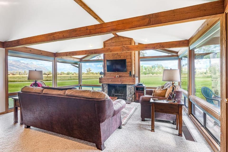 Golf Creek 32 House in Wyoming
