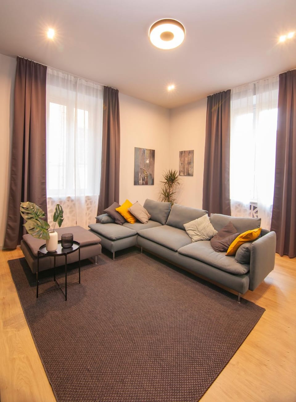 Bed, Living room, Seating area