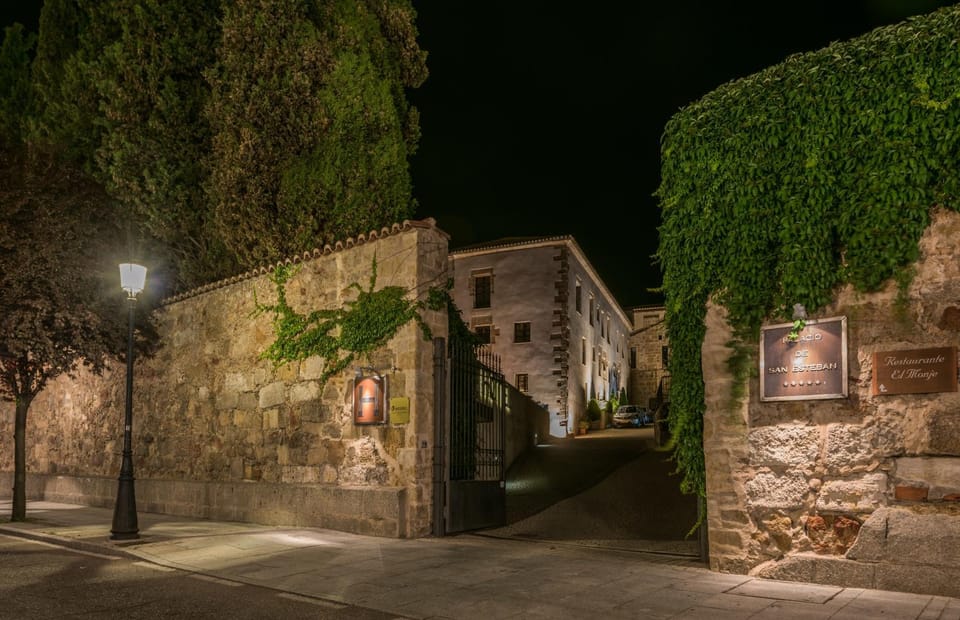 Facade/entrance, Facade/entrance